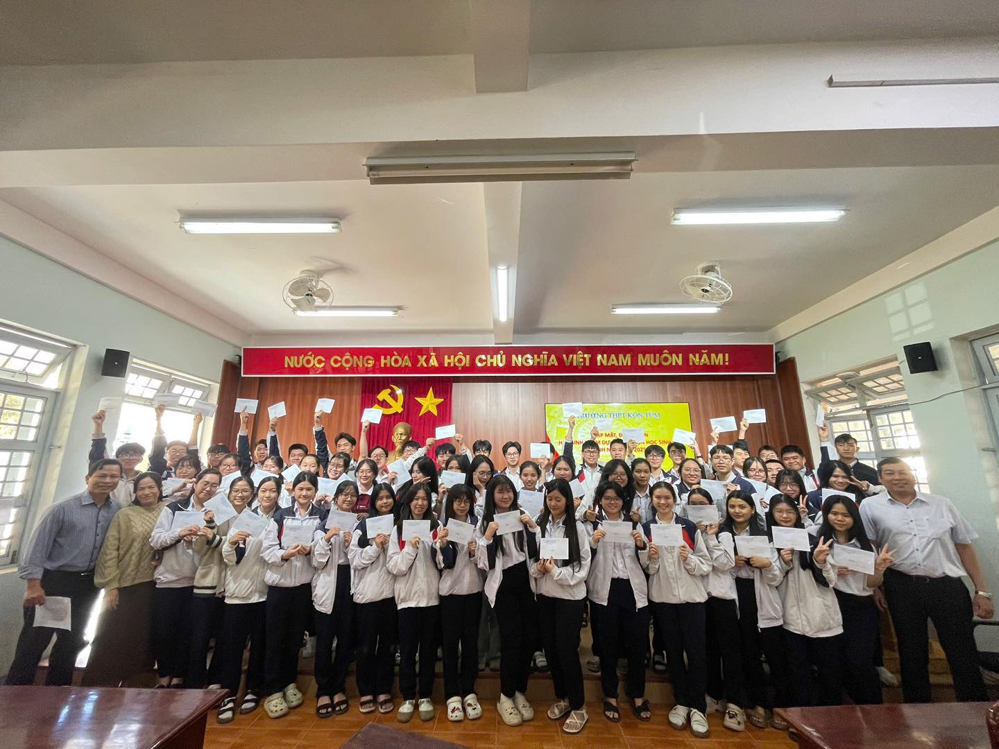 TRƯỜNG THPT KON TUM ĐẠT THÀNH TÍCH ẤN TƯỢNG TRONG CÁC KỲ THI CHỌN HỌC SINH GIỎI CẤP TỈNH NĂM HỌC 2025-2026