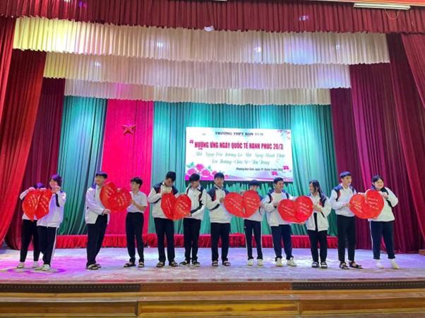 Trường THPT Kon hưởng ứng Ngày Quốc tế Hạnh phúc 20/3